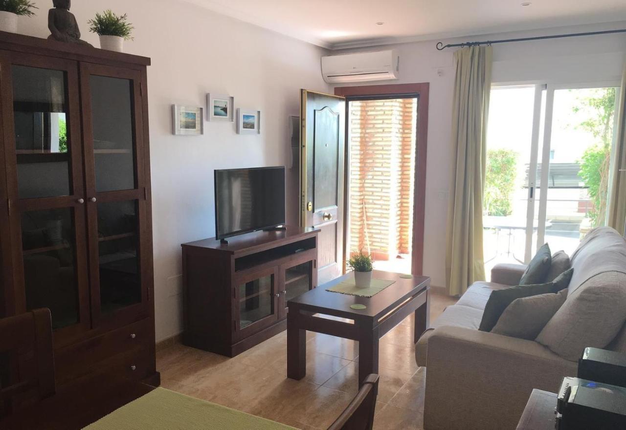 2 Bed Apartment With Pools And Spa Вера Экстерьер фото